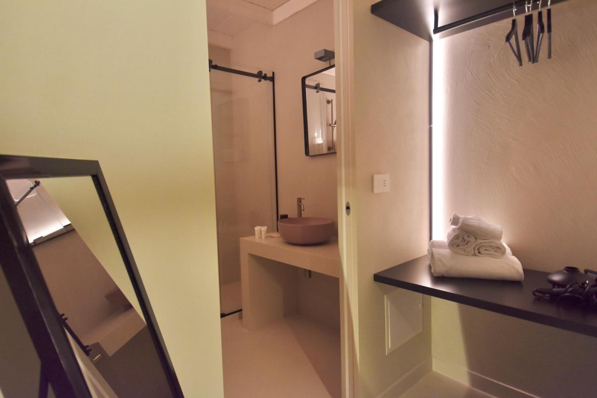 Mpiut - Housea Hotel Polignano a Mare Kültér fotó